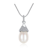 قلادة من الفضة عيار 925 مرصعة باللؤلؤ الطبيعي على شكل قطرة ماء من الزركونيوم